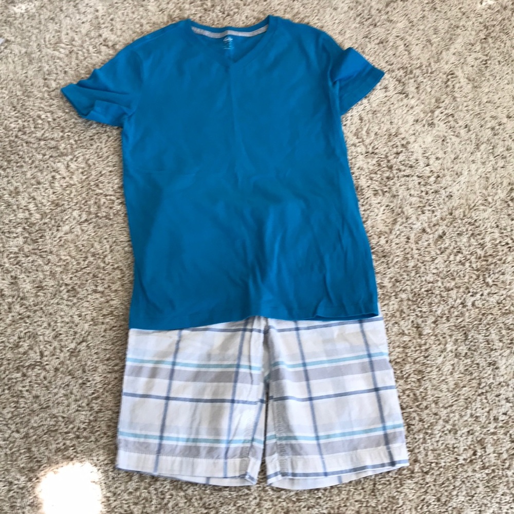 Boys Old Navy shirt & shorts 10/12